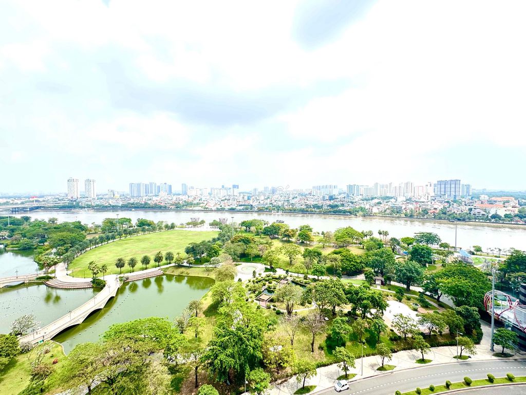 Bán 4PN - Park 4 - Vinhome Central Park - đã có sổ - giá : 22 tỷ
