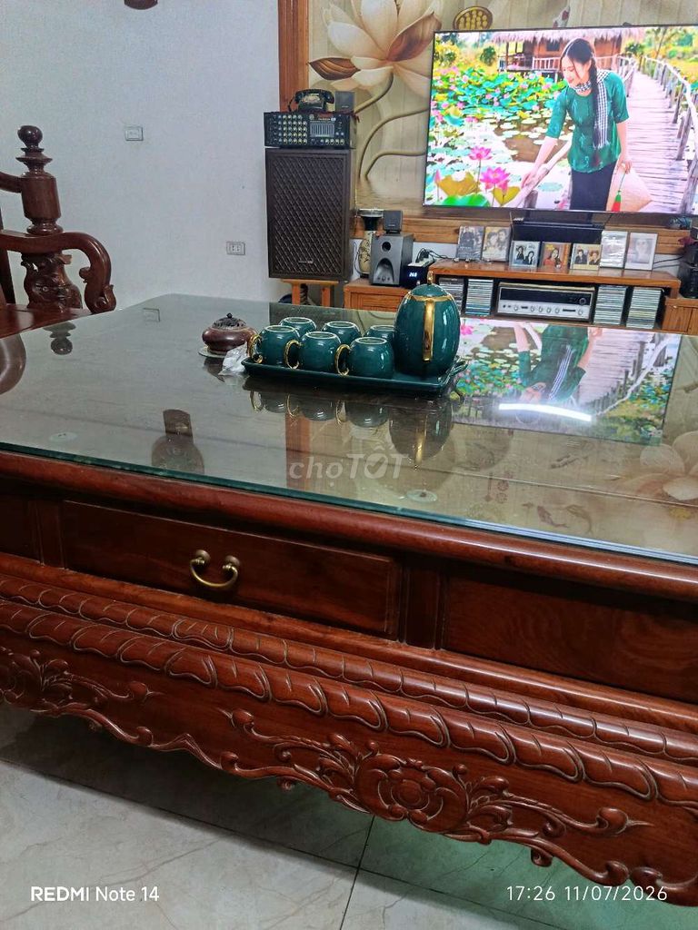 Bộ bàn ghế Gỗ Cổ điển Nâu đỏ chạm khắc. Mua bán Bàn ghế tại Huyện Chương Mỹ Hà Nội được đăng bởi Lý lê hình 1