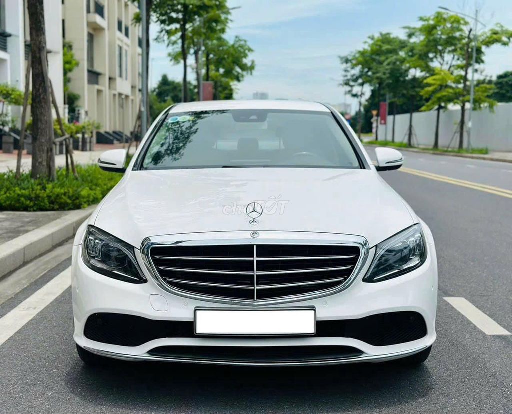 MERCEDES C200 EXCLUSIVE 2020 Trắng.Kem Chạy Lướt