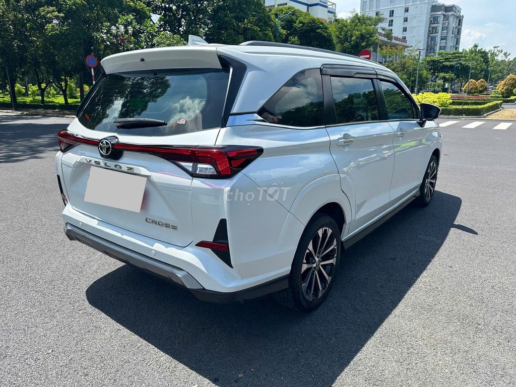 Toyota Veloz Cross 2022 CVT Top siêu mới. Mua bán Ô tô tại Quận 12 Tp Hồ Chí Minh được đăng bởi NHI Ô TÔ AN SƯƠNG hình 4