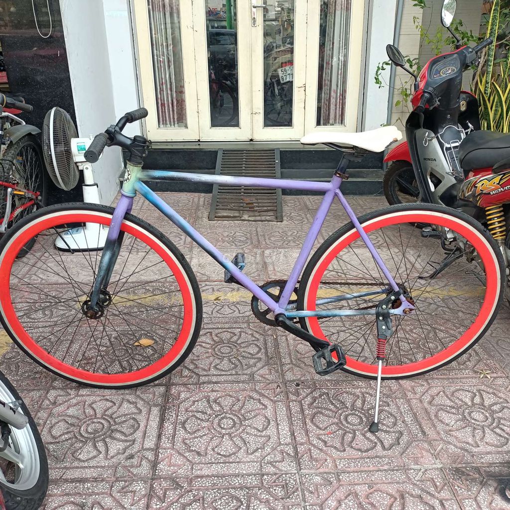 Xe đạp thể thao fixed gear còn chạy tốt