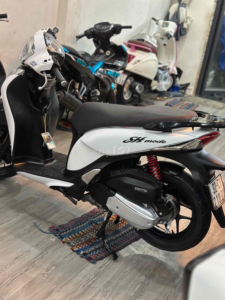 Sh mode 2017 trắng đen siêu đẹp nợ xấu trả 12 triu. Mua bán Xe máy tại Quận Thanh Khê Đà Nẵng được đăng bởi Xe Máy Cũ Hải Nguyễn hình 6