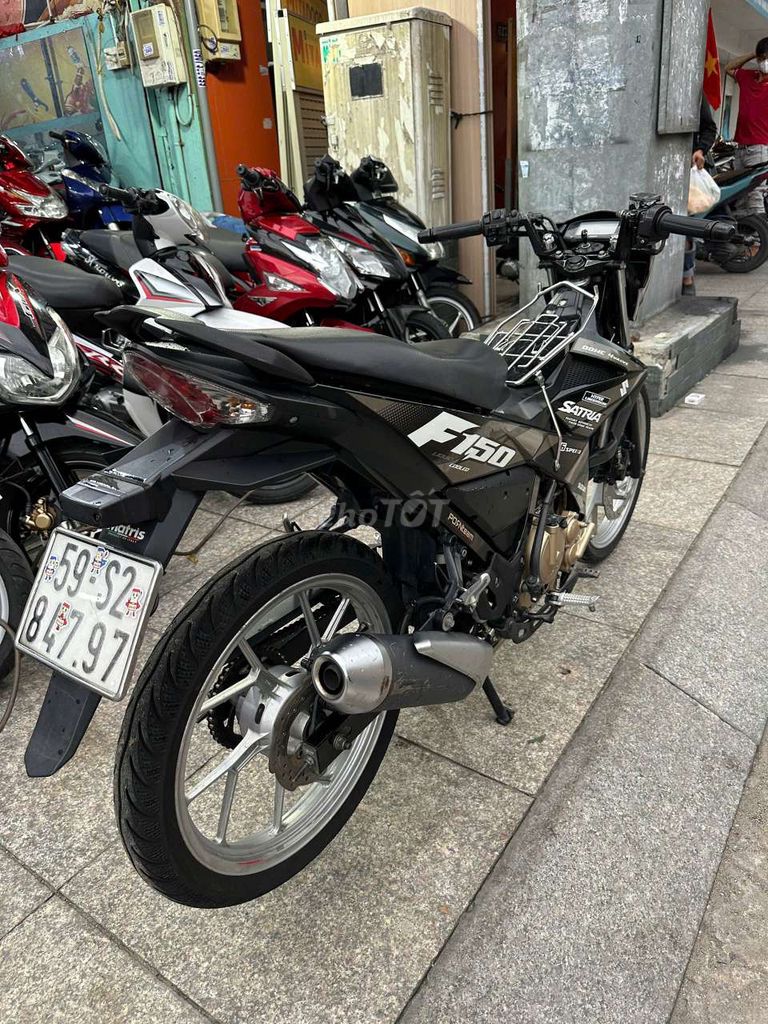 Suzuki raider Fi 2019 mới 90% Bstp chính chủ. Mua bán Xe máy tại Quận Tân Phú Tp Hồ Chí Minh được đăng bởi Tuanduy hình 4