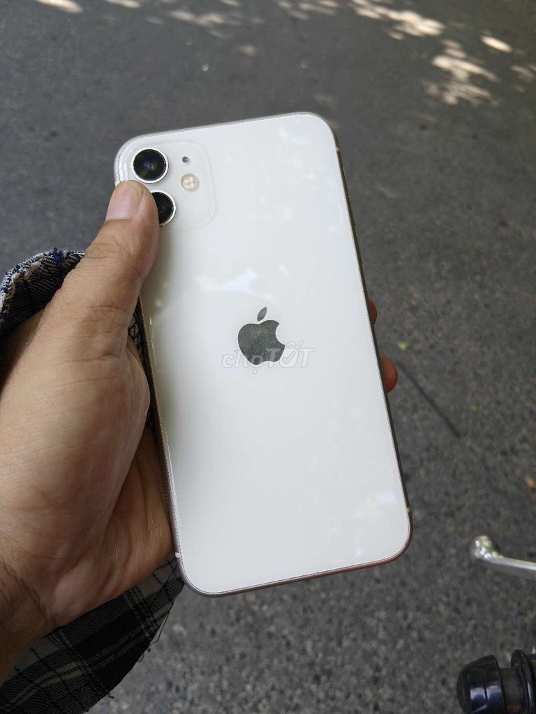 Apple iPhone 11 64GB Trắng. Mua bán Điện thoại tại Quận Liên Chiểu Đà Nẵng được đăng bởi Công Lực hình 1