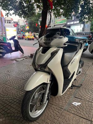 Sh 150i 2017 màu trắng. Mua bán Xe máy tại Quận Lê Chân Hải Phòng được đăng bởi Nam Trịnh