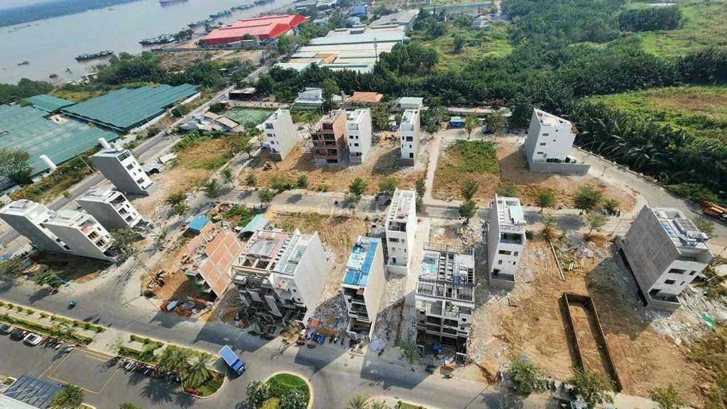 1 Lô *** đất nền Góc 2 MT Q7 Saigon Riverside Complex- Dt 8x18