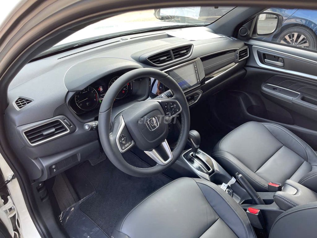 Honda BR-V L, 7 мест, импортная сборка