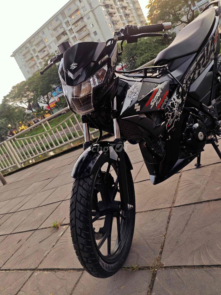 Suzuki Satria 150 FI Xe mới -Xe Hải quan lướt. Mua bán Xe máy tại Quận Cầu Giấy Hà Nội được đăng bởi Tong motor xe may hình 6