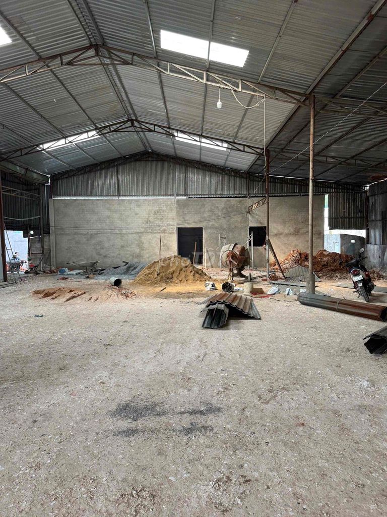 Xưởng Thuận An 1300m/40tr Đường cont có văn phòng