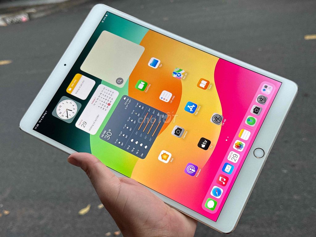 Pad Pro 10.5in 120hz, đẹp mê, 4Loa ngoài, chơi Gam. Mua bán Máy tính bảng tại Quận Tân Bình Tp Hồ Chí Minh được đăng bởi Nguyễn Gia Huy hình 1