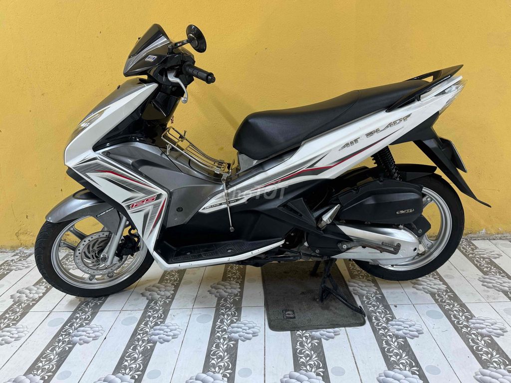 Air Blade 125 2014 белый с черным 43E1-232.01