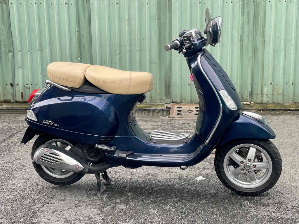 Vesspa Hàng nhập LxV 125cc Siu đẹp. Mua bán Xe máy tại Quận 12 Tp Hồ Chí Minh được đăng bởi Gà hình 2