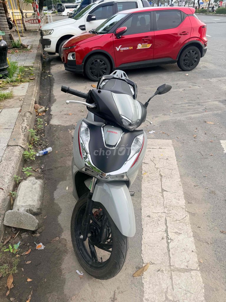 Honda SH160i 2025 Серый 5800км