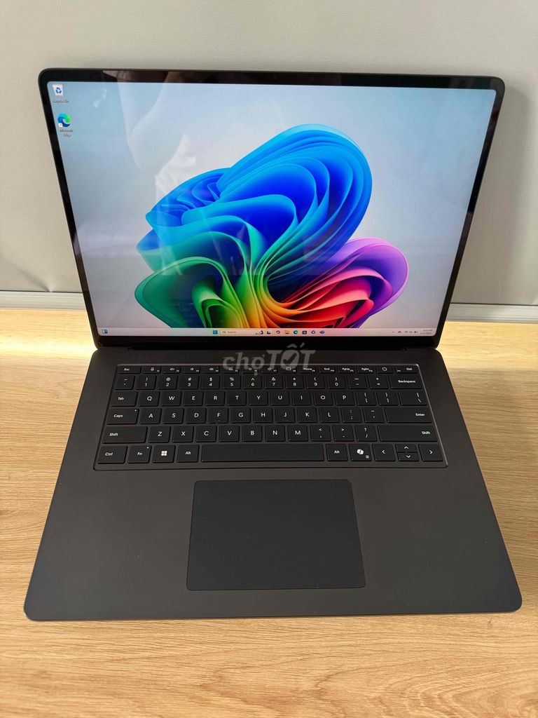 Surface Laptop 7 15 inch Core i7 16GB RAM 512GB 2K