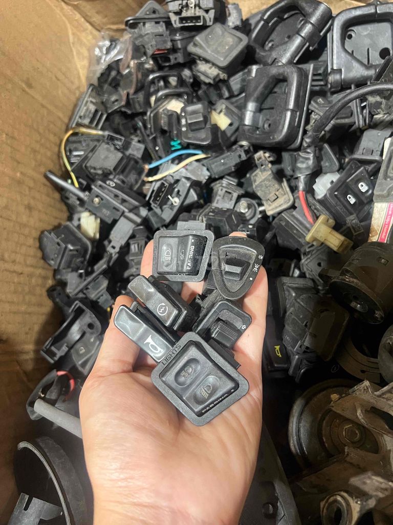 thanh lý phụ tùng Sh - giá từ 100k cần zalo cho e. Mua bán Phụ tùng xe tại Quận Bình Tân Tp Hồ Chí Minh được đăng bởi tho nguyen hình 17