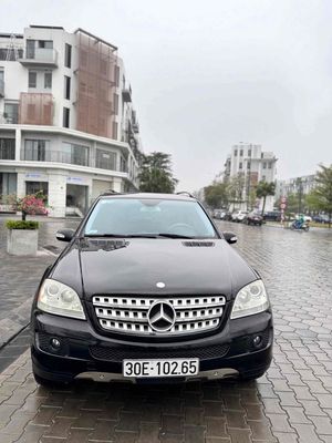 Mercedes ML350 4Matic xuất Mỹ sx 2007 màu đen. Mua bán Ô tô tại Quận Cầu Giấy Hà Nội được đăng bởi Cao Quý