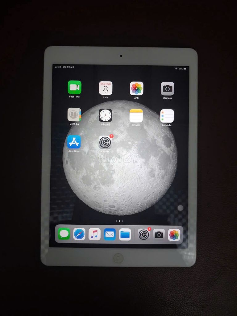 Apple iPad Air 1 16GB Trắng Đã dùng. Mua bán Máy tính bảng tại Quận Hà Đông Hà Nội được đăng bởi Lợi Nguyễn Đăng hình 1