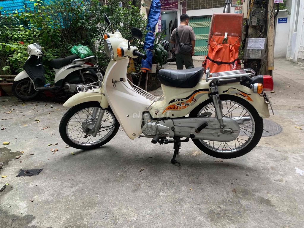 Xe Cúp 50cc màu trắng Đài Loan. Mua bán Xe máy tại Quận Hai Bà Trưng Hà Nội được đăng bởi Nguyễn Đức Quang hình 2