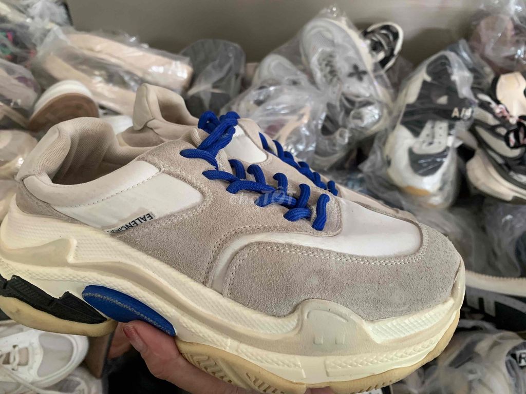 Size 36 Giày thể thao Balenciaga Unisex Da lộn. Mua bán Giày dép tại Quận 12 Tp Hồ Chí Minh được đăng bởi Giày 2hand HCM hình 1