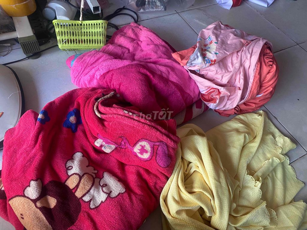 Mền vải Hồng. Mua bán Giường, chăn ga gối nệm tại Quận 12 Tp Hồ Chí Minh được đăng bởi Lê Bùi Bằng Tuân hình 1