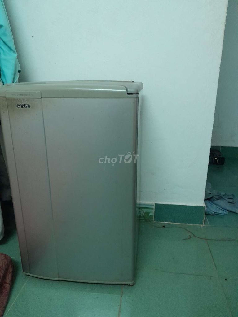 Bán tủ lạnh thương hiệu sanzo _ giá 1,8 triệu.