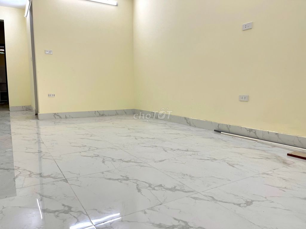 Cho Thuê nhà nguyên căn để ở/Văn phòng,Cầu Giấy,75m2,1 tầng,10tr/tháng