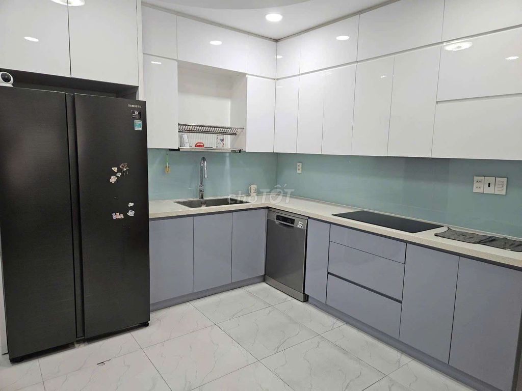 Аренда · 4 комн. · 160 м² · Quận Tân Phú, ул. Đường Nguyễn Súy