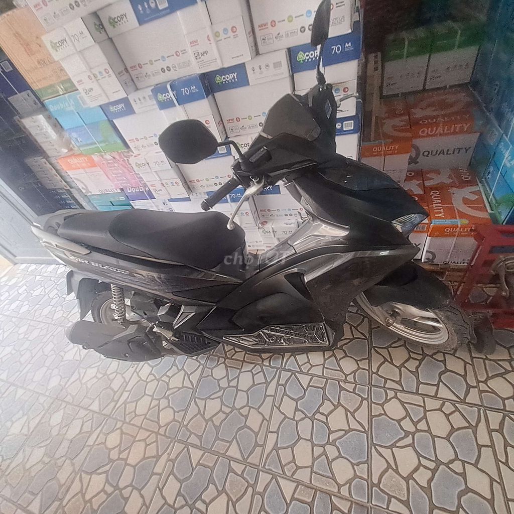 Bán xe honda tay ga air blade Fi 125cc. Mua bán Xe máy tại Huyện Hoài Đức Hà Nội được đăng bởi Sơn Lê hình 5
