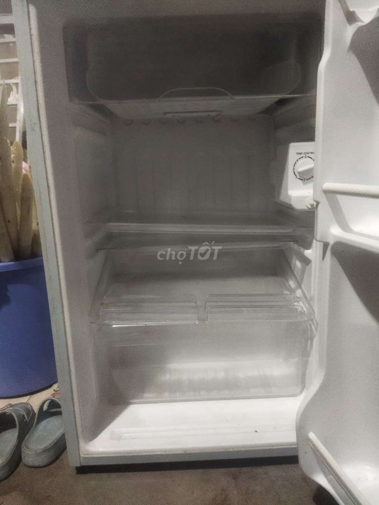 Tủ lạnh Sanyo 90 lít đóng tuyết cũ. Mua bán Tủ lạnh tại Huyện Hóc Môn Tp Hồ Chí Minh được đăng bởi Mr thắng  hình 1