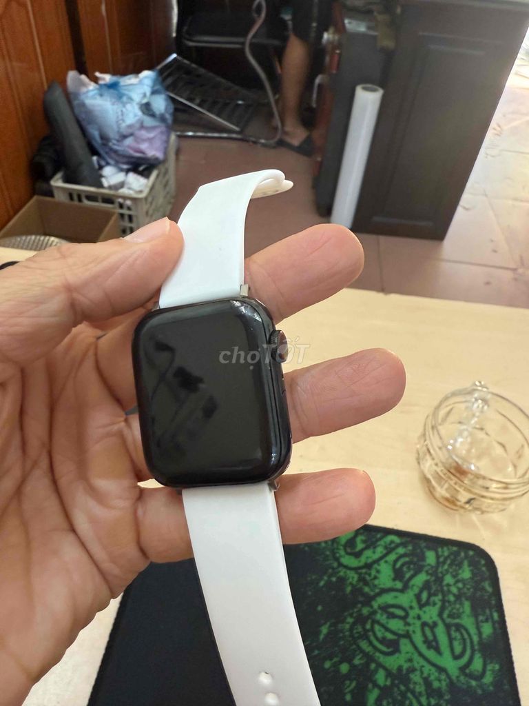 appe series 4 /44mm gps dùng sim máy chính hãng. Mua bán Thiết bị đeo thông minh tại Quận Hai Bà Trưng Hà Nội được đăng bởi lê đức long  hình 3