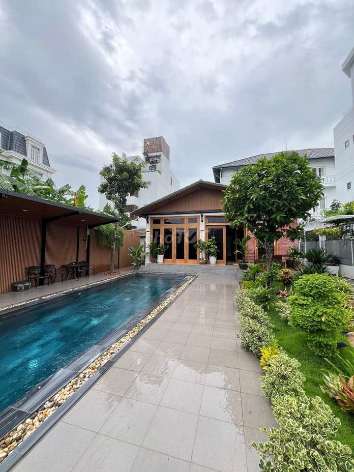 Villa đẹp, hiện đại, sân vườn và hồ bơi tuyệt đẹp p. Thạnh Mỹ Lợi, Q2