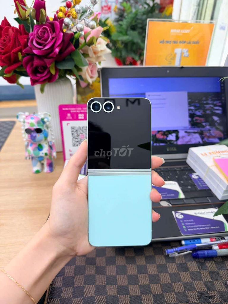Samsung Galaxy Z Flip6 5G 12/256 Xanh bạc hà. Mua bán Điện thoại tại Quận 7 Tp Hồ Chí Minh được đăng bởi Minh phương hình 1
