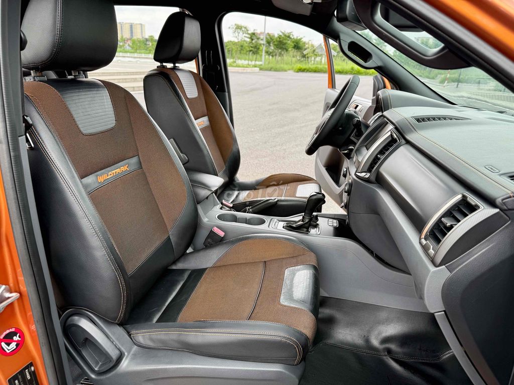 Ford Ranger  Wildtrak 3.2 4x4 AT 2016. Mua bán Ô tô tại Quận Long Biên Hà Nội được đăng bởi Tạ Dũng hình 10