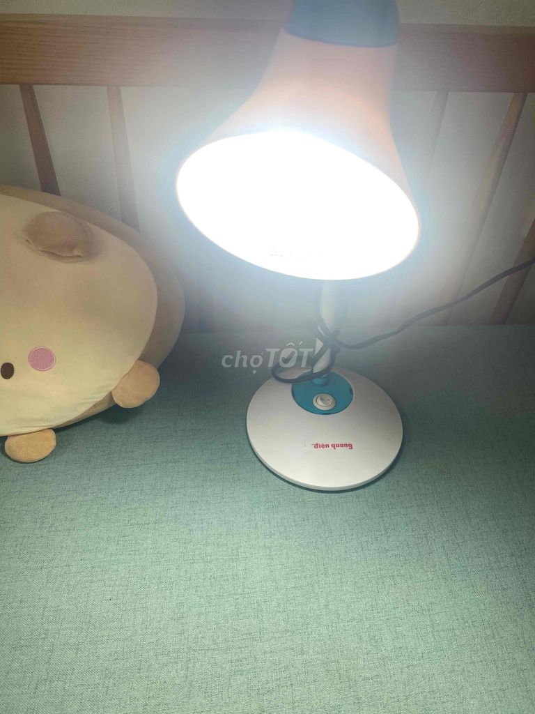Đèn học Điện Quang Trắng. Mua bán Đèn tại Quận Ngũ Hành Sơn Đà Nẵng được đăng bởi Nguyễn Bin hình 1