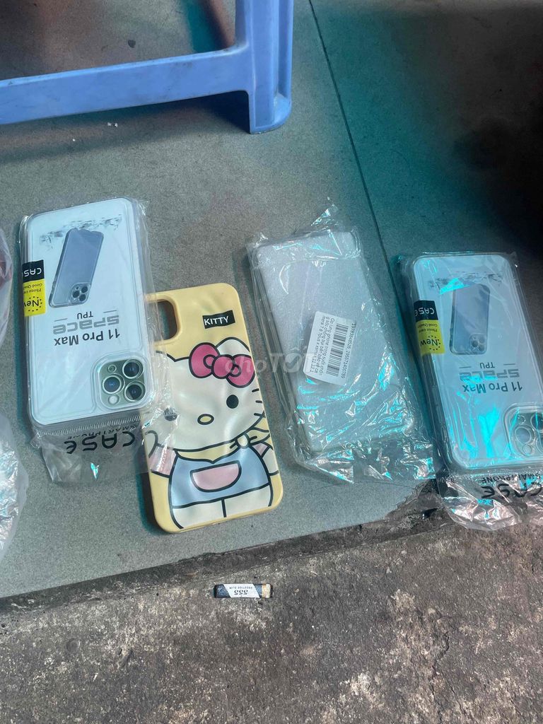 Ốp lưng iPhone 11 Pro Max TPU Trong suốt, Vàng. Mua bán Phụ kiện (Màn hình, Chuột...) tại Quận Tân Bình Tp Hồ Chí Minh được đăng bởi Thừa Ân Ngô hình 1