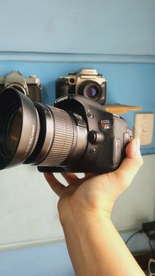 Canon 600D kèm lens kit