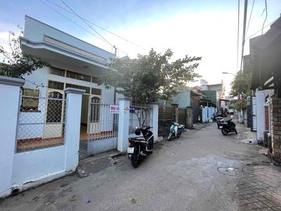 Nhà hẻm ĐINH CÔNG TRÁNG. Mua bán nhà ở tại Thành phố Buôn Ma Thuột Đắk Lắk được đăng bởi TUẤN ANH