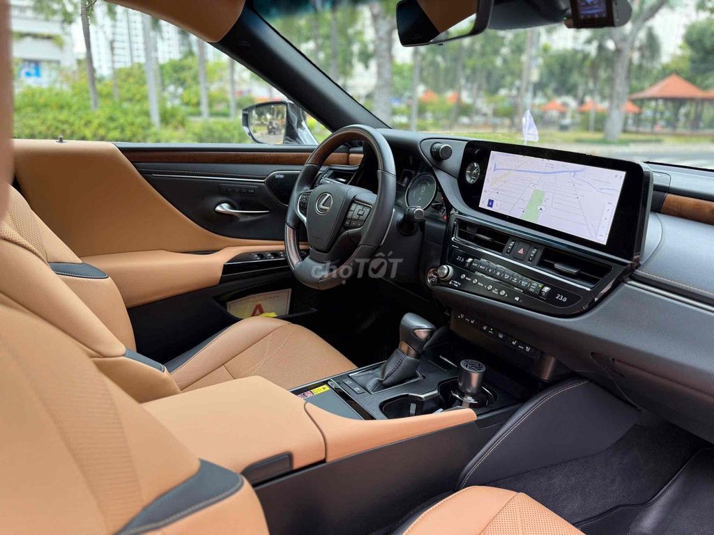 Lexus ES 2023 300H Xăng điện - 21000 km. Mua bán Ô tô tại Quận Gò Vấp Tp Hồ Chí Minh được đăng bởi Tuấn Tài hình 7