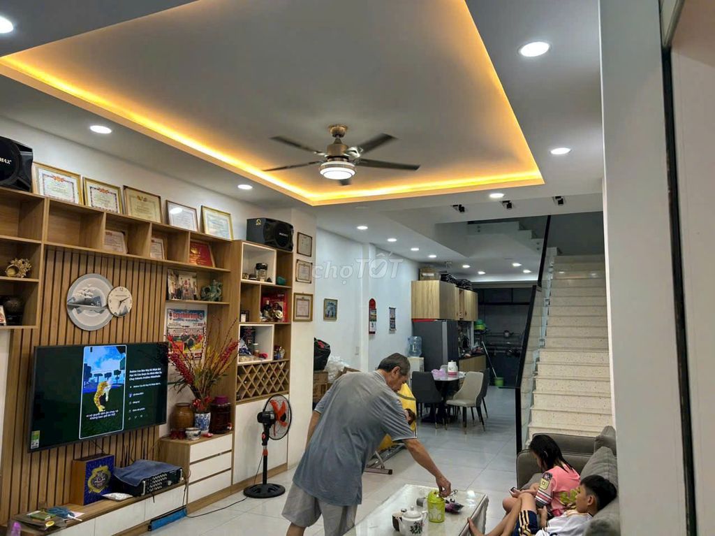 Bán nhà 1/ Tân Kỳ Tân Quý, 4,2x19m, 2 lầu, 5,75 tỷ