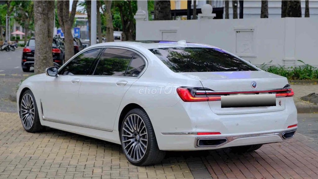 BMW 740i PE 2020 Trắng 20.000 km. Mua bán Ô tô tại Quận 7 Tp Hồ Chí Minh được đăng bởi Hoàng Trung hình 6
