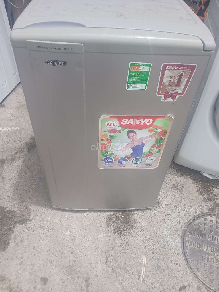 Tủ lạnh mili sanyo 93l