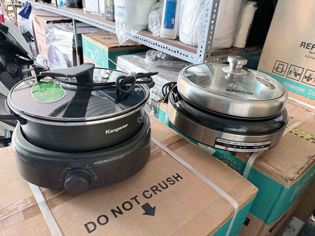 Nồi lẩu điện Sunhouse 4L vs Kangaroo 5L trưng bày. Mua bán Bếp, lò, đồ điện nhà bếp tại Thành phố Thủ Đức Tp Hồ Chí Minh được đăng bởi Điện Máy Giá Kho hình 1