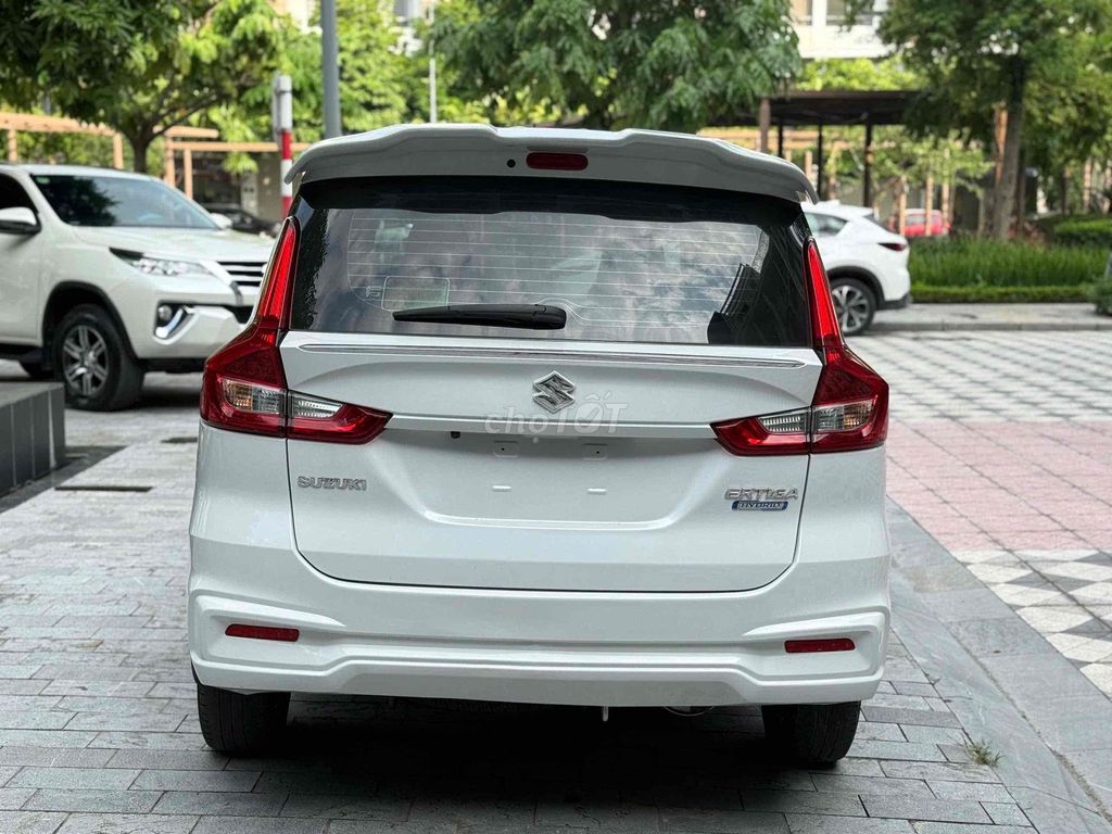 Suzuki Ertiga 2023 МКПП 7 мест Гибрид