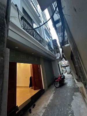 Siêu hiếm! Giảng Võ, nhà đẹp long lanh, ngõ thông, gần ô tô ở sướng. Mua bán nhà ở tại Quận Đống Đa Hà Nội được đăng bởi Tuấn Khanh