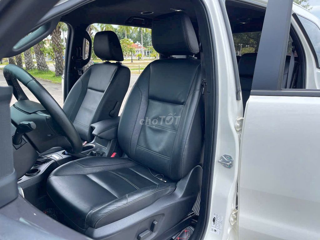 Ford Everest 2019 Titanium 1 cầu - 65000 km. Mua bán Ô tô tại Quận 3 Tp Hồ Chí Minh được đăng bởi  Sài Gòn Ford Used Car hình 10