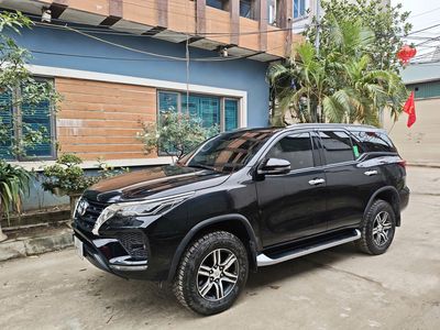 Toyota Fortuner Dầu Số tự động Đen