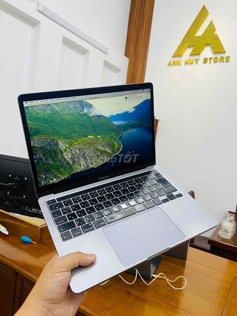 Apple MacBook Pro 2020 i5 16GB/256GB. Mua bán Laptop tại Quận Ninh Kiều Cần Thơ được đăng bởi ĐIỆN THOẠI LAPTOP ANH HUY hình 1