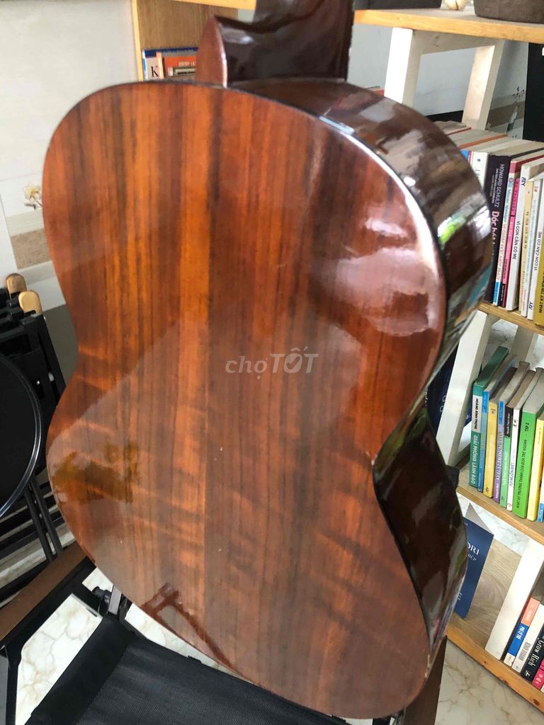 Cần bán đàn guitar Yamaha C180 , nguyên zin