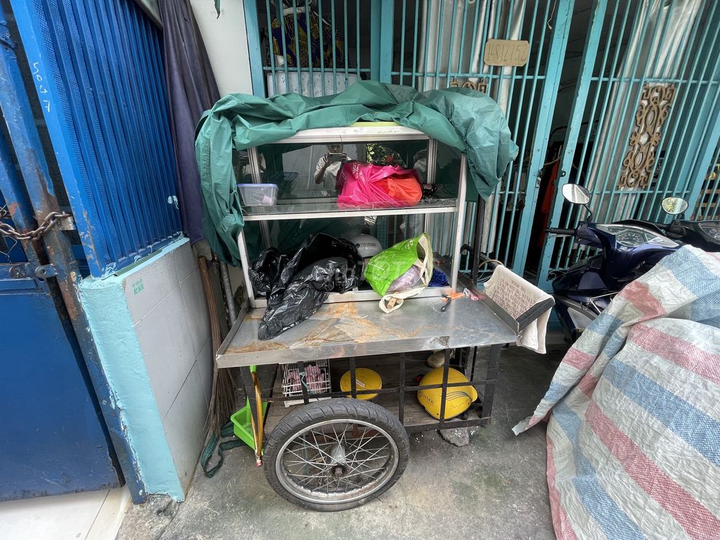 Xe đẩy bán hàng Kim loại Bạc. Mua bán Đồ chuyên dụng, Giống nuôi trồng tại Quận 4 Tp Hồ Chí Minh được đăng bởi Trần Hoàng Thanh Như hình 1