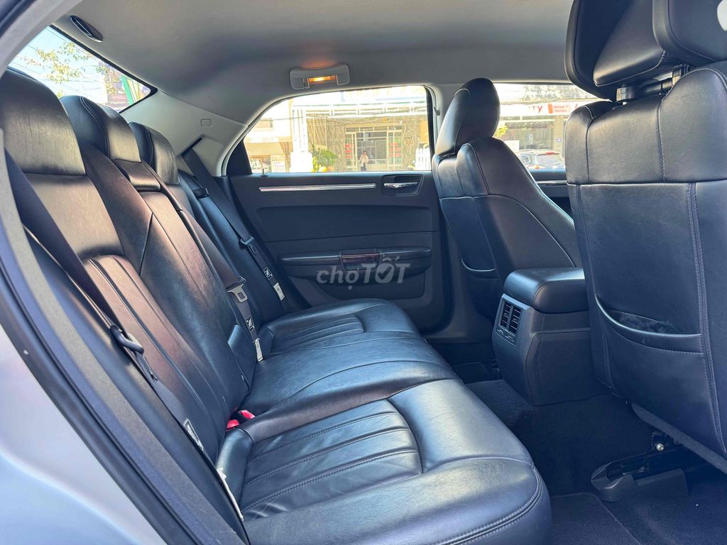 Chrysler 300C 2009 - 68000 km, Hàng siêu tầm cực m. Mua bán Ô tô tại Quận 12 Tp Hồ Chí Minh được đăng bởi a Bo hình 6